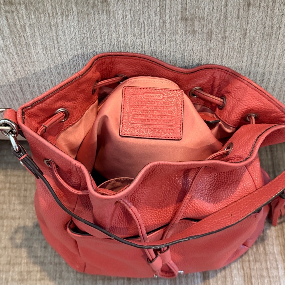 CoachAvery drawstring coral hobo bag Leather Bag with additional shoulder strap - Picture 10 of 12